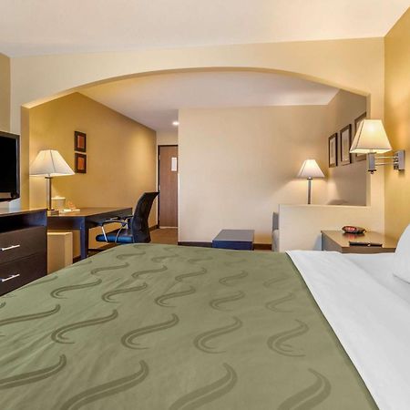 Quality Inn & Suites Lenexa Kansas City Exterior foto
