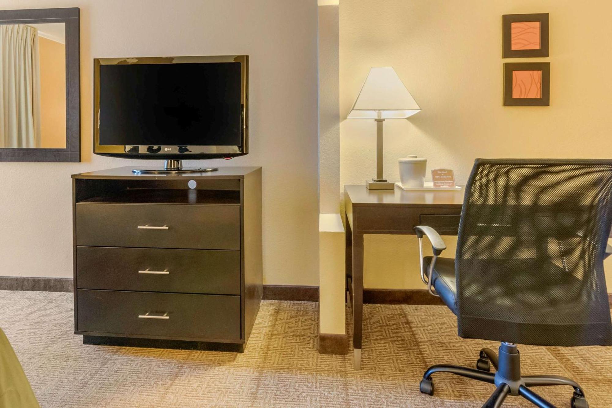 Quality Inn & Suites Lenexa Kansas City Exterior foto