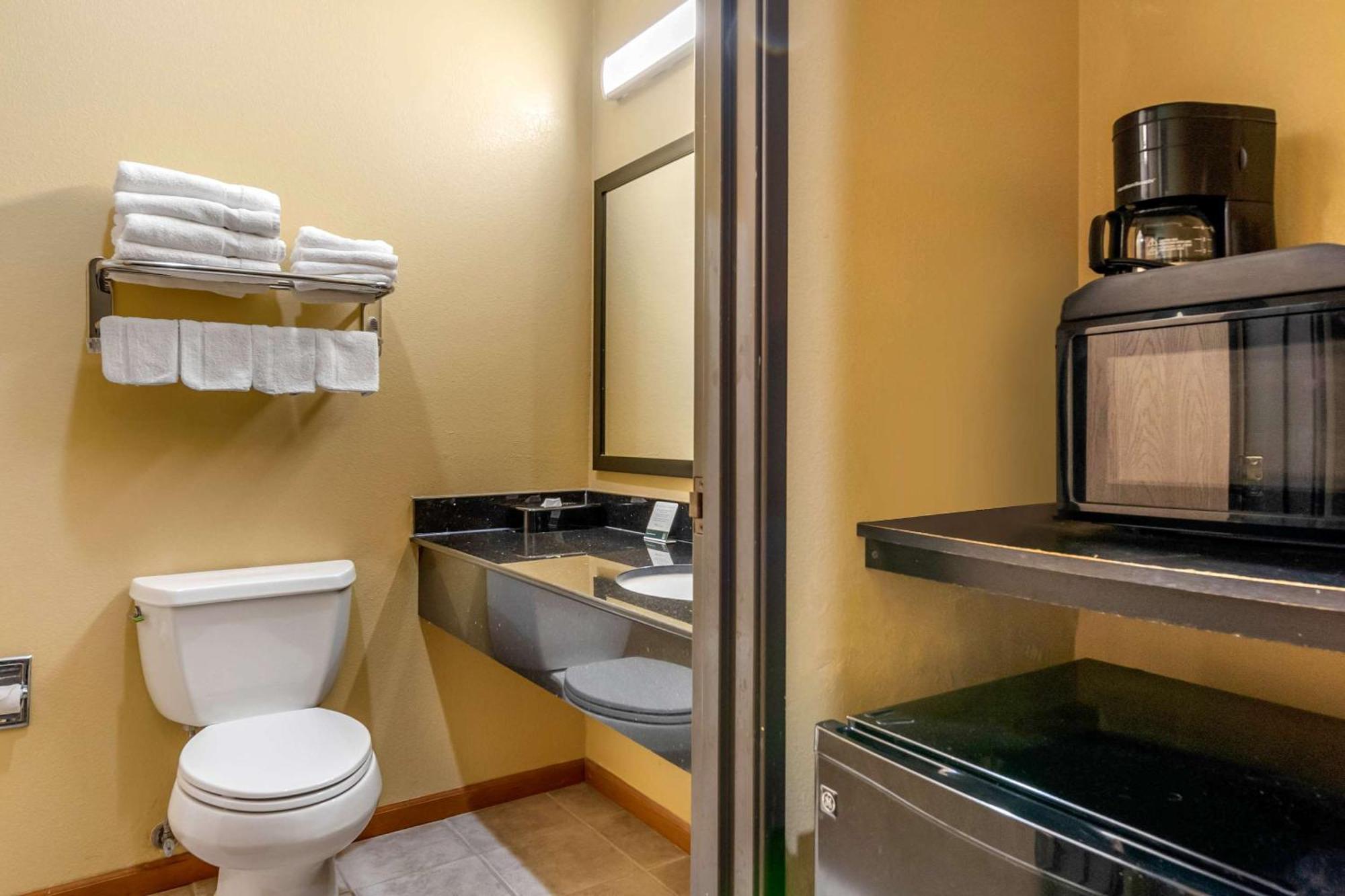 Quality Inn & Suites Lenexa Kansas City Exterior foto