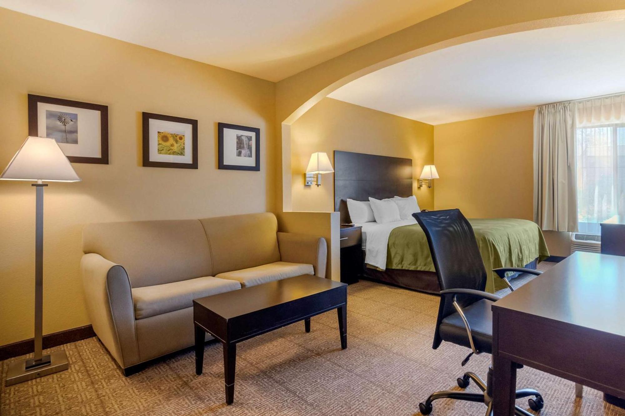 Quality Inn & Suites Lenexa Kansas City Exterior foto