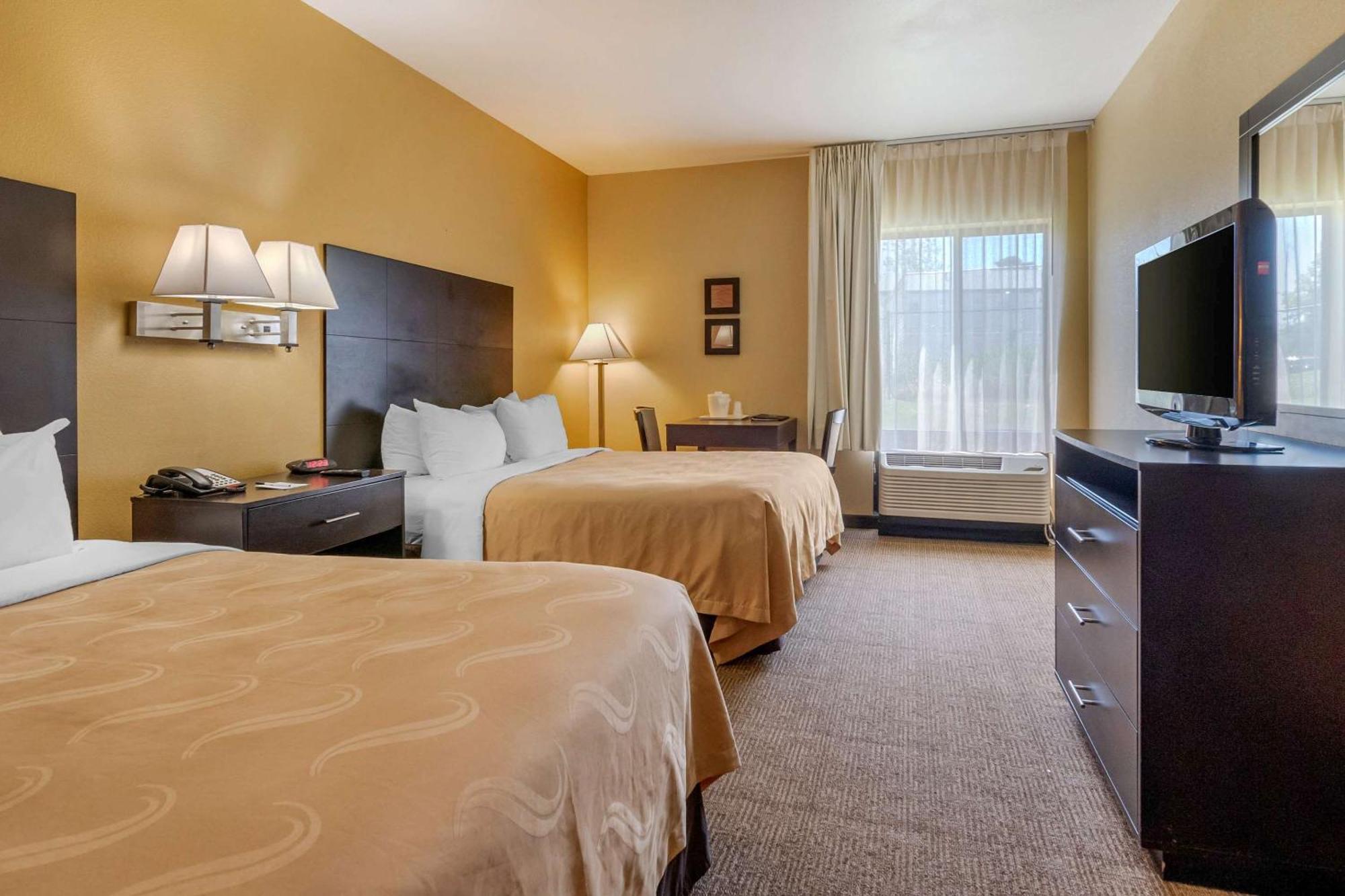 Quality Inn & Suites Lenexa Kansas City Exterior foto
