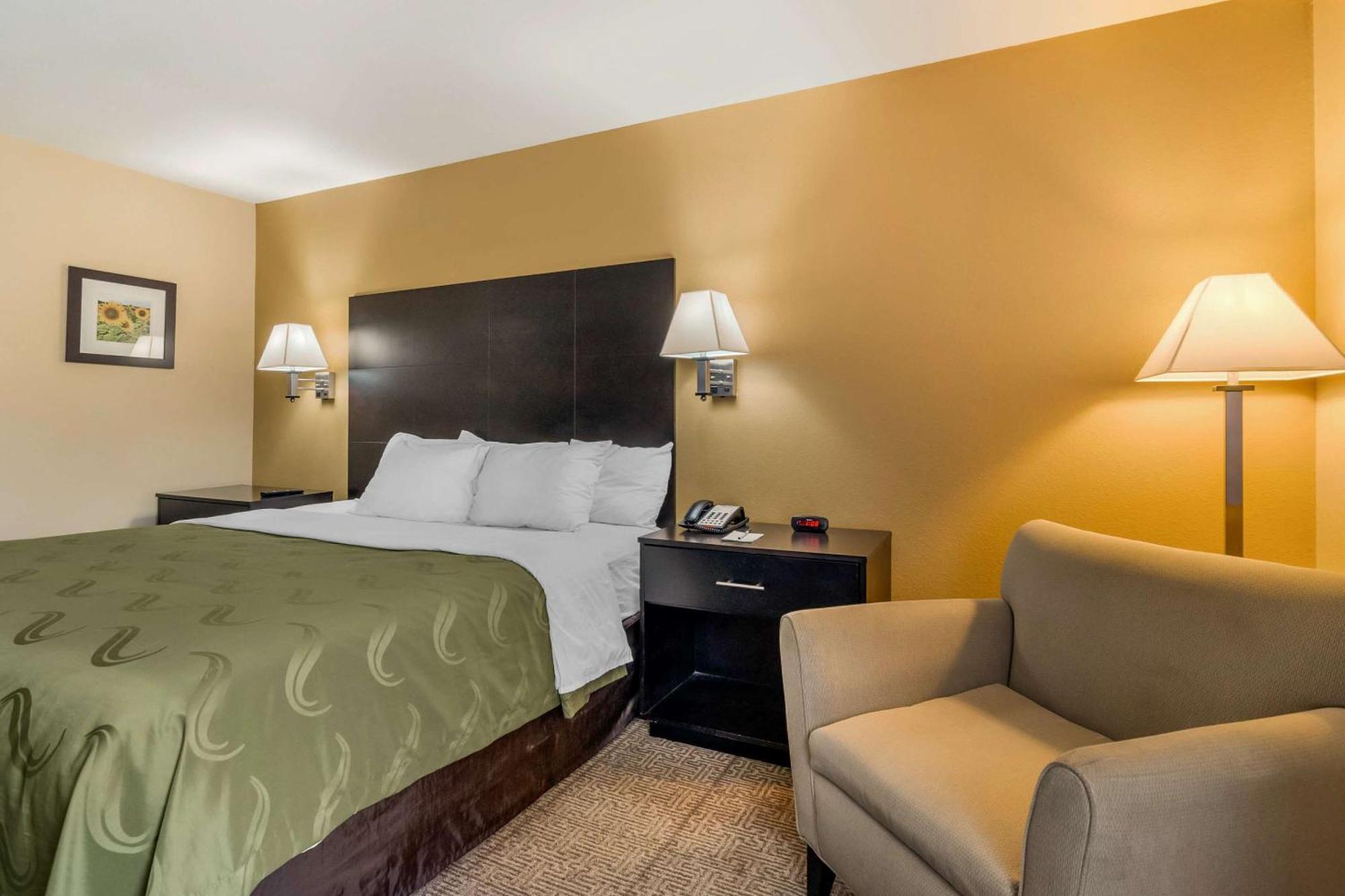 Quality Inn & Suites Lenexa Kansas City Exterior foto